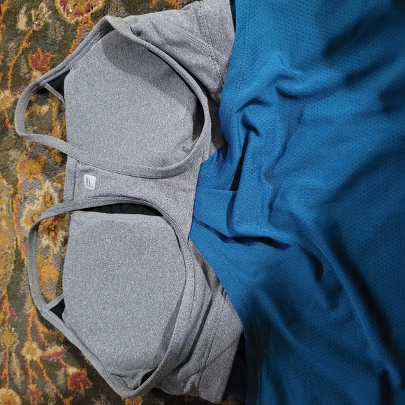 Fabletics top with built-in bra - Picture 6 of 10